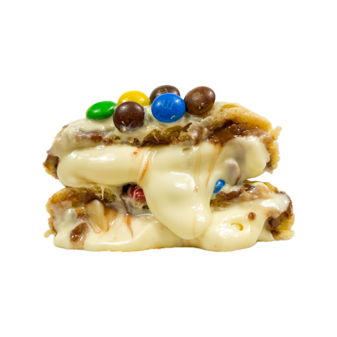 White Heart - 200g Choco Chip Cookie gefüllt mit weißer Schokolade