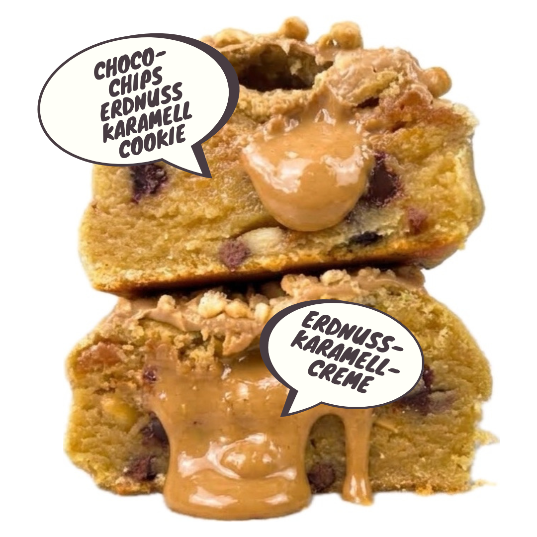 Peanut Caramel Monster Cookie - Choco Chips Erdnuss Karamell Monster Cookie gefüllt mit Erdnuss-Karamell-Creme getoppt mit Karamellglasur und Erdnüssen